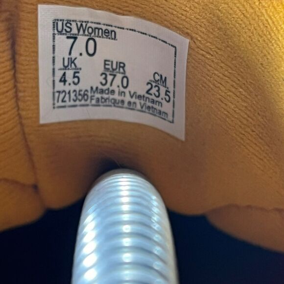 Vans Women's Ward Deluxe Floral Embroidery Golden Sneakers Size 7 - Picture 6 of 10